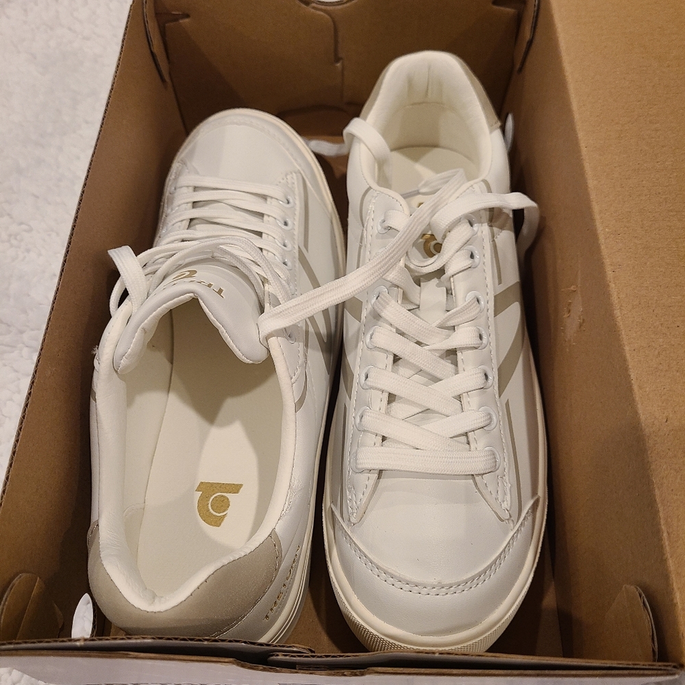 NWT Tretorn Tennis Shoe Size 7